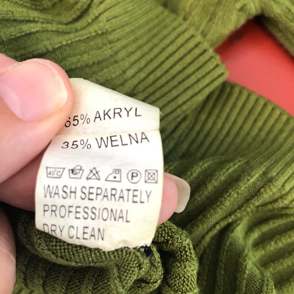 Mizaro Vneck Green Rib Knit Sweater - Picture 6 of 6